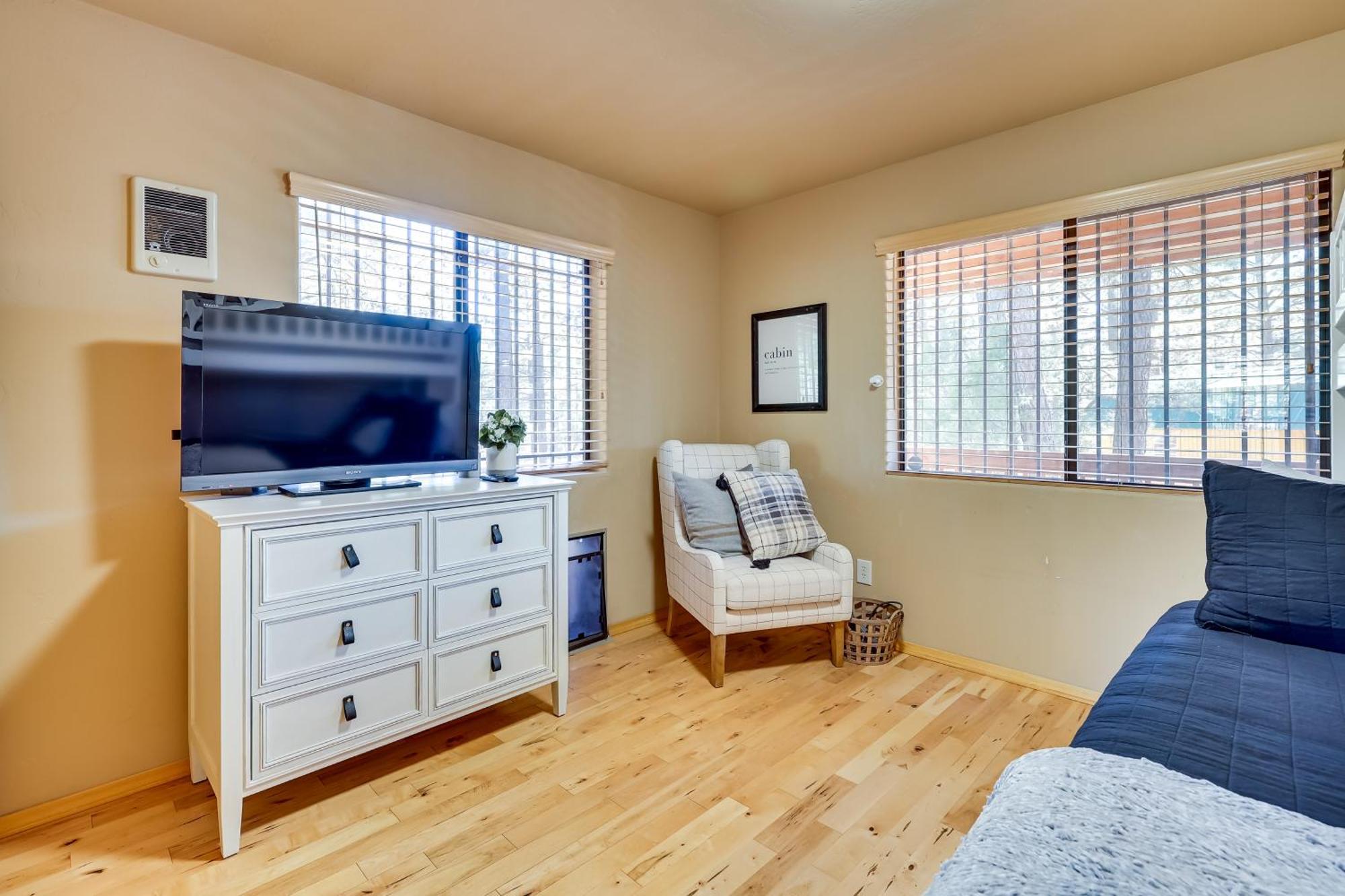 Dog-Friendly Nutrioso Cabin With Wraparound Porch! ภายนอก รูปภาพ