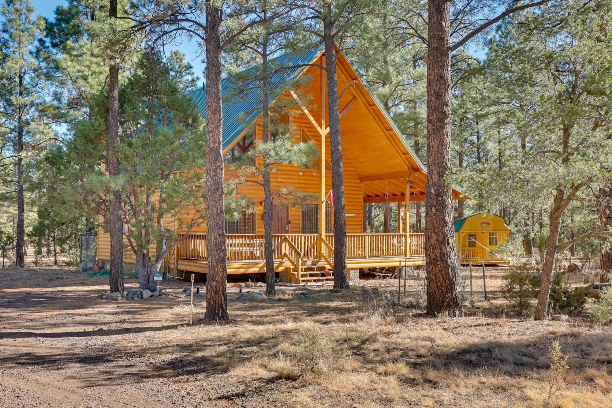 Dog-Friendly Nutrioso Cabin With Wraparound Porch! ภายนอก รูปภาพ