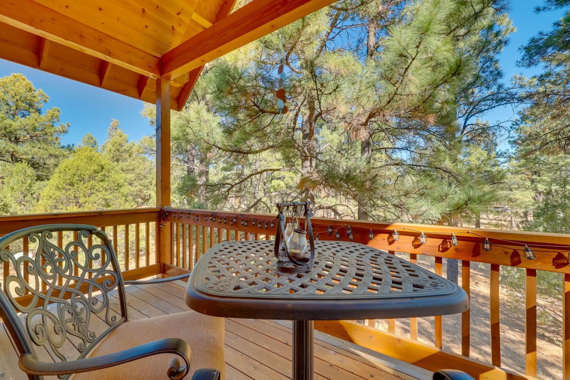 Dog-Friendly Nutrioso Cabin With Wraparound Porch! ภายนอก รูปภาพ