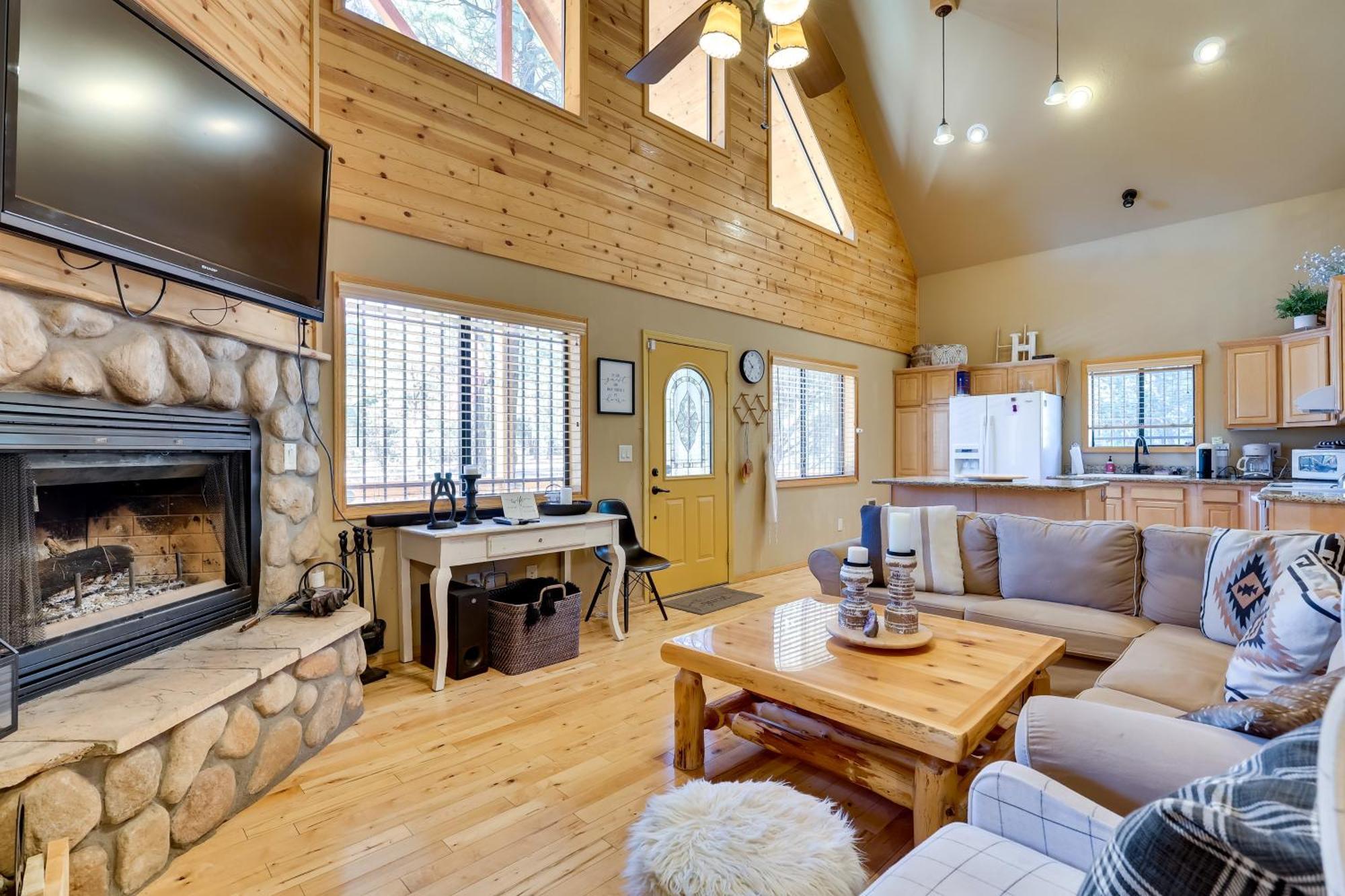 Dog-Friendly Nutrioso Cabin With Wraparound Porch! ภายนอก รูปภาพ